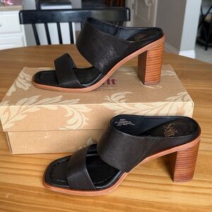 Sofft Black Leather Two-Band Block Heel Mules